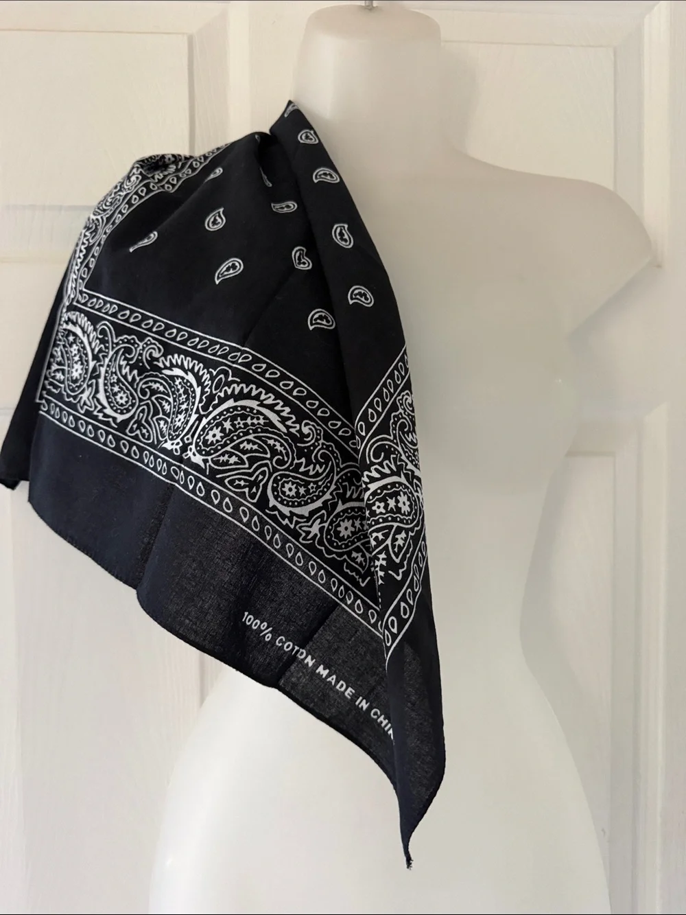 VTG Style Black & White Paisley Bandana | 100% Cotton Biker Rockabilly Unisex